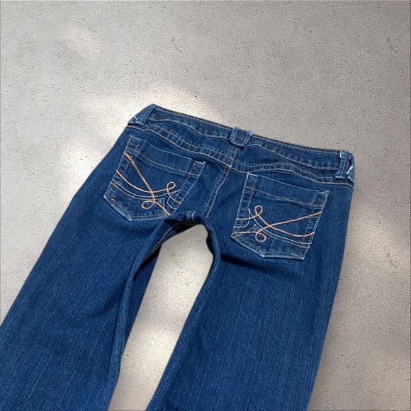 L.E.I. Low Rise Bootcut Jeans - Picture 3 of 7